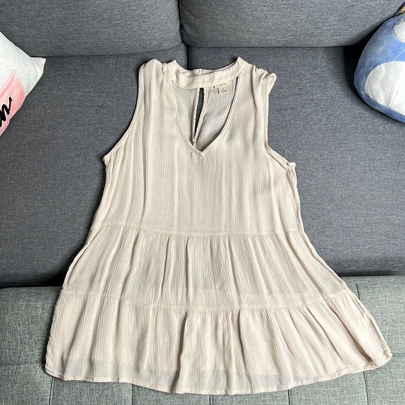 Mossimo Supply Co. Tops - Mossimo Supply Co. Flowy Tank Top with Front Cutout